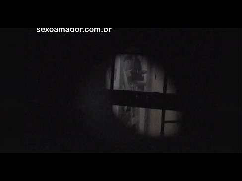 ❤️ Si Blondie ay lihim na nakunan ng video ng isang voyeur ng kapitbahayan na nakatago sa likod ng mga guwang na brick ❤ Porno sa porn tl.pi-porno.ru ☑